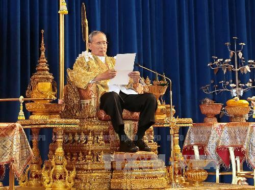 Nhà vua Thái Lan phê chuẩn danh sách nội các cải tổ ảnh 1
